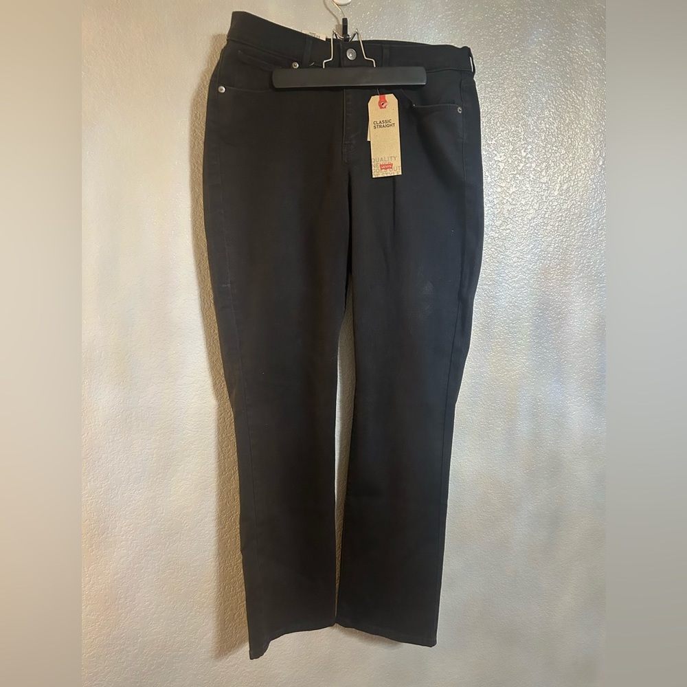 Women’s Levi’s 10 medium W30 L30 MID RISE classic straight leg black jeans